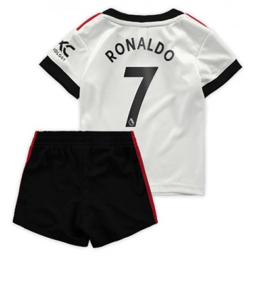 Manchester United Cristiano Ronaldo #7 Bortedraktsett Barn 2022-23 Kortermet (+ Korte bukser)